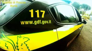 In un magazzino 2400 alcol test che fornivano risultati sballati, sequestrati