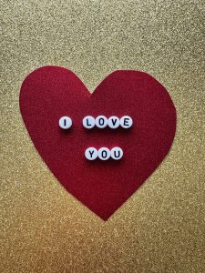 San Valentino, le migliori frasi per fare gli auguri al partner