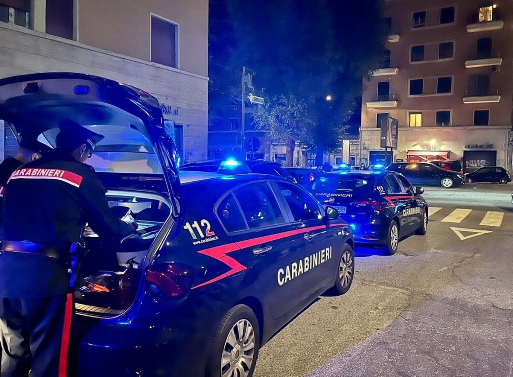 Minorenne sulla moto rubata, senza patente e con il kit dello scasso
