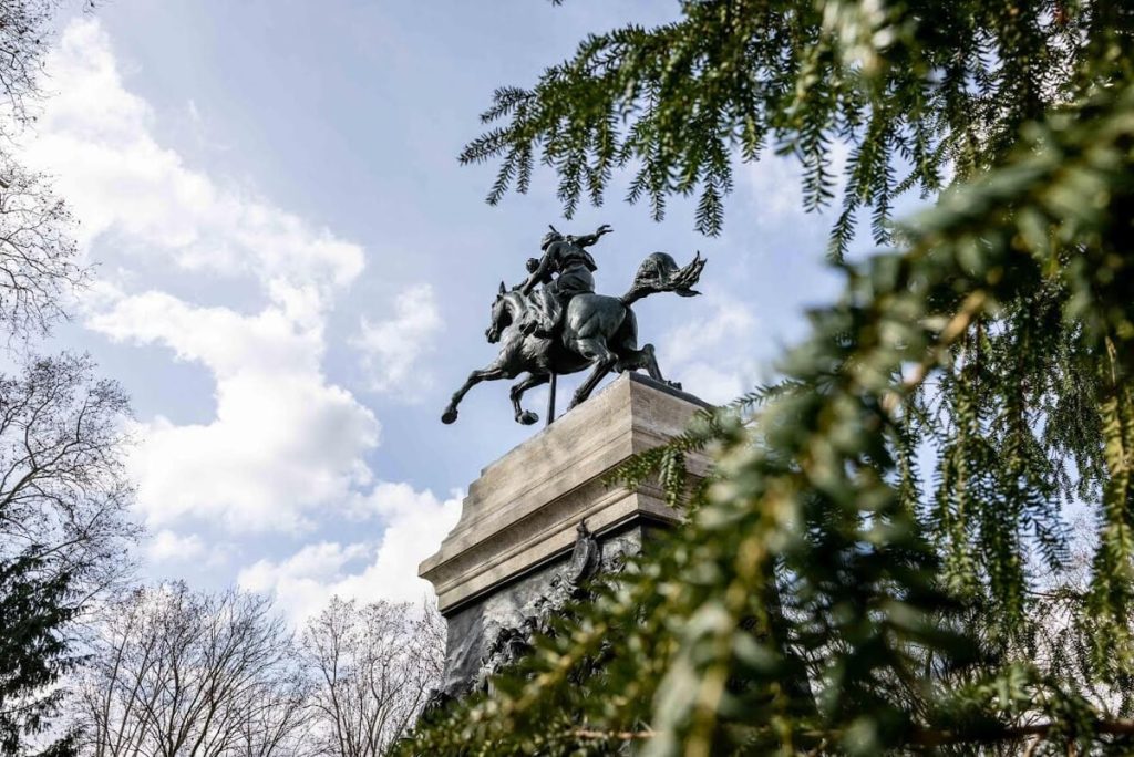 Torna a splendere, dopo il restyling, il monumento ad Anita Garibaldi al Gianicolo
