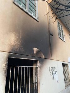 Danni e utenze staccate dopo l’incendio. Così le famiglie sfollate di Montesacro aspettano di tornare a casa