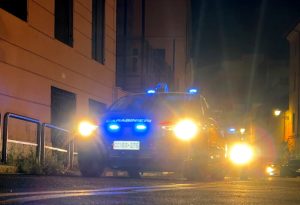 In fuga a bordo di una Maserati distruggono un’auto dei carabinieri