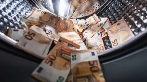 Ristoranti, benzina, banche cinesi e cripto. Tutti i modi per riciclare denaro a Roma