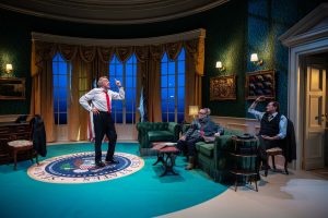 "November" con Luca Barbareschi al Teatro Argentina