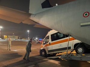 Neonato in pericolo di vita trasportato da Bari a Roma con un volo d'emergenza