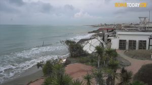 Che stagione sarà per il mare di Roma? Viaggio a Ostia, tra erosione costiera e nuovi bandi per i balneari