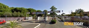 Non gli fanno vedere la mamma in ospedale e aggredisce medici e infermieri