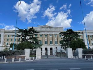 I facchini del ministero della Difesa sono in sciopero: “Niente stipendio da due mesi”