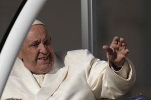 Papa Francesco in terapia intensiva. Notte tranquilla dopo la crisi respiratoria e la trasfusione