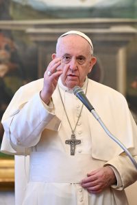Come sta papa Francesco? Gli aggiornamenti su Bergoglio ricoverato: notte tranquilla e colazione in poltrona