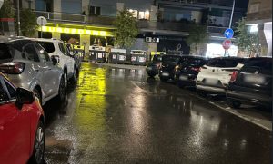 Case a secco e strada allagata, l'esasperazione dei palazzi senz'acqua: "Ennesima beffa"