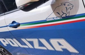 Rapina bar e scappa con 80 euro