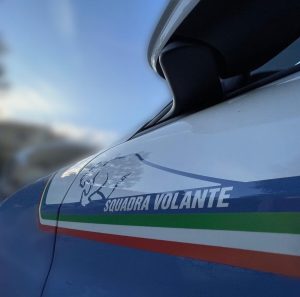 Torna alla carica della ex nonostante il divieto di avvicinamento. La cena si trasforma in un incubo