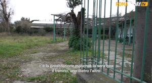 Prostituzione maschile: blitz a Villa Gordiani. Quattro persone colte sul fatto, scattano le denunce