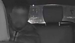 Rapinatore seriale di tassisti e corrieri, tre colpi in 30 giorni. Incastrato dai tatuaggi sul viso
