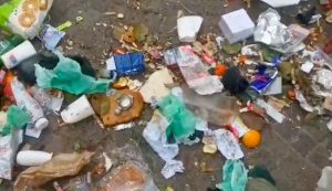 Vandalismo, rifiuti e poca sicurezza a piazza della Balduina: "Attentato ecologico"