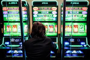 Sempre più minorenni nelle sale slot. A Roma maxi multe per due "casinò"