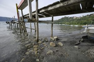 Il lago di Albano sta scomparendo a causa dello sfruttamento fuori controllo