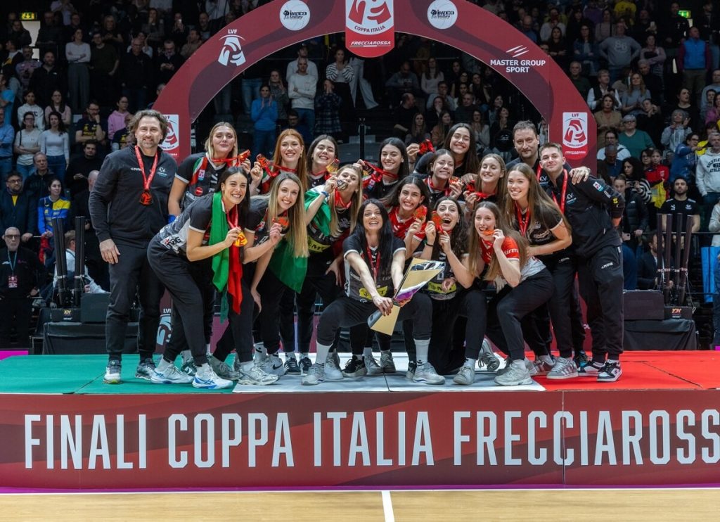 Una coppa tira l'altra: Sofia Valoppi continua ad alzare trofei al cielo