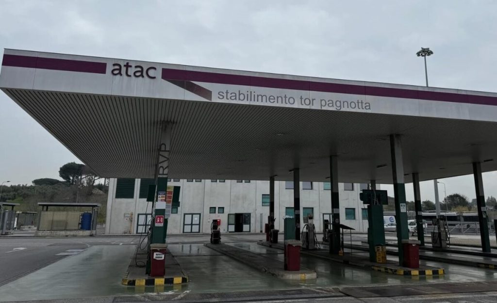 Troppe aggressioni nei confronti degli autisti, i sindacati chiedono di spostare il capolinea Atac