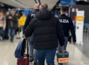 Corsa salvavita, polizia scorta trasporto midollo osseo da Fiumicino a Tor Vergata