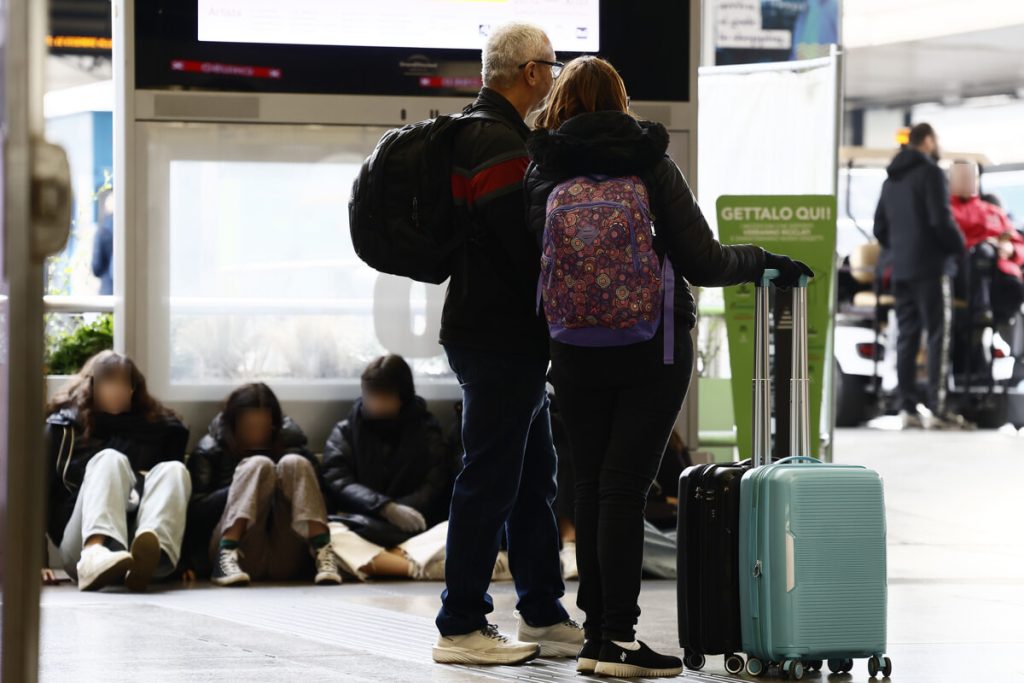 Treni, nuovo guasto sull'alta velocità: ritardi fino a 60 minuti sulla linea Roma-Firenze