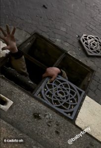 Il giallo dell'uomo caduto in un tombino in via Gioberti a Roma