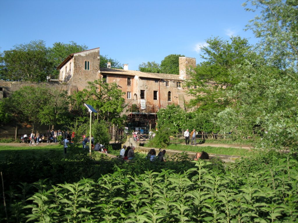 Caffarella, il restyling del casale simbolo del parco è fermo: doveva partire nella primavera 2024