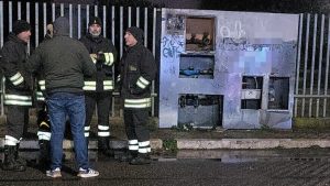 "C'è una fuga di gas": scoppia tubatura davanti alla scuola. Plesso chiuso