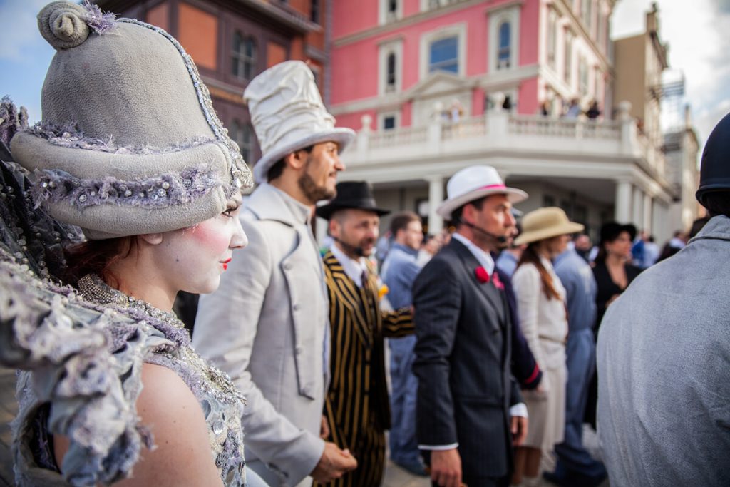 Inaugurazione del Carnevale a Cinecittà World: parate, spettacoli e battaglie di coriandoli