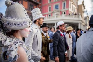Inaugurazione del Carnevale a Cinecittà World: parate, spettacoli e battaglie di coriandoli