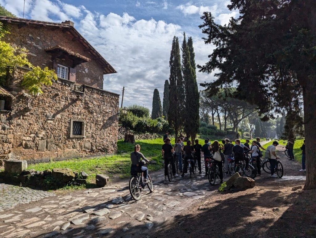 Pedalando nella natura e nella storia: Appia Antica e Valle della Caffarella